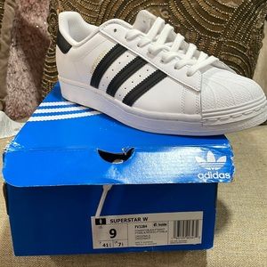 Adidas Superstar sneaker. Never worn. Size 9.
